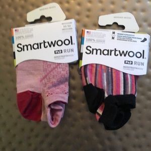 smartwool/ women’s socks (2 pair)